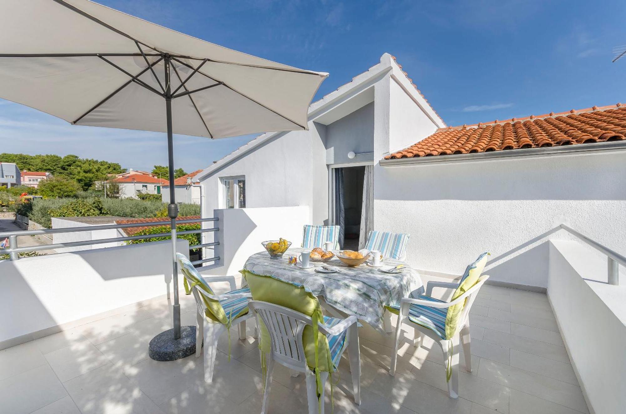 Apartments Manda Vodice Buitenkant foto